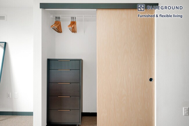 Building Photo - 15522 NE 22nd Pl