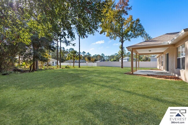 Building Photo - SPACIOUS 3/2/2 IN POPULAR PINE GROVE