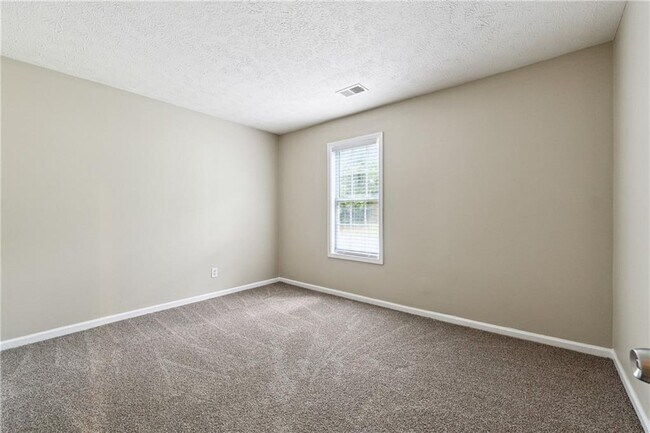 Building Photo - 4326 Dogwood Farms Dr
