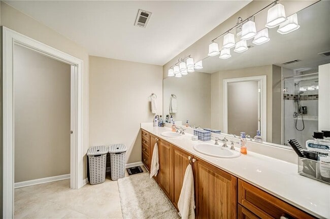 Building Photo - 3275 Lenox Rd NE