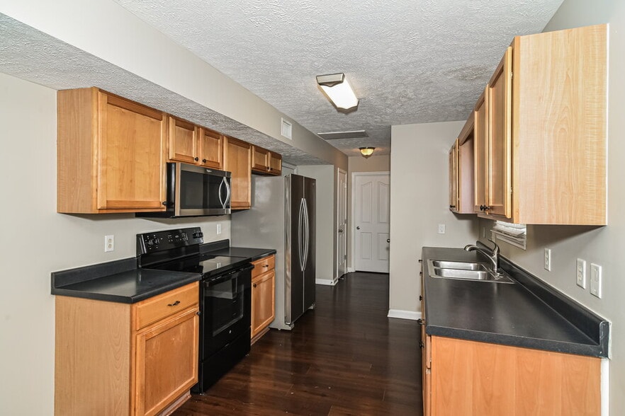 Building Photo - 3011 Wellington Pl