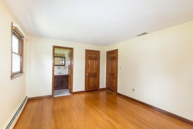 Building Photo - 32 Washburn Dr