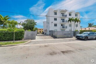 Building Photo - 620 SW 10th St
