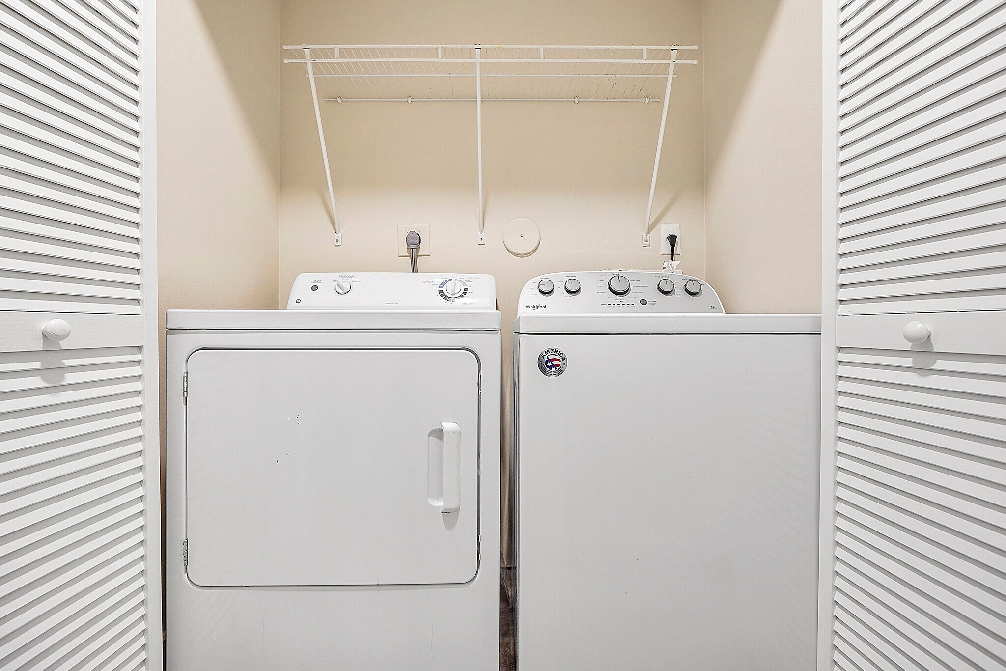 Building Photo - 2747 NE 15th St