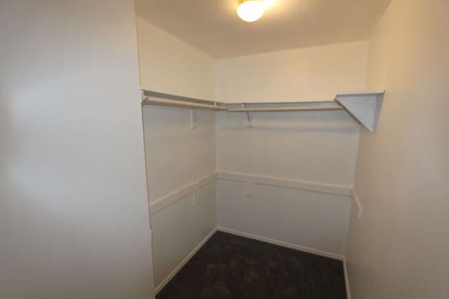 Building Photo - Spacious East Side 4BR Townhome with Fenced Yard