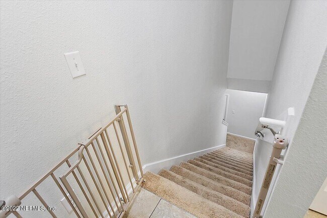 Building Photo - 213 Larkin Pl