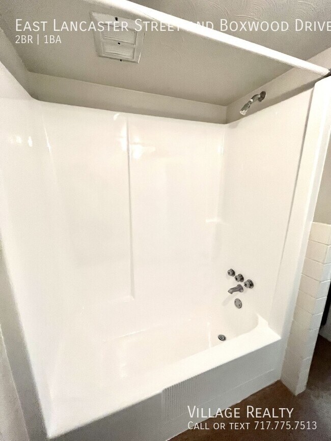 Building Photo - 308 E Lancaster St