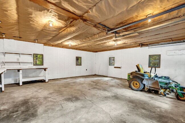 Building Photo - Mid-Century Cool Meets Maine Serenity Design. Privacy. Location. This one has it all.