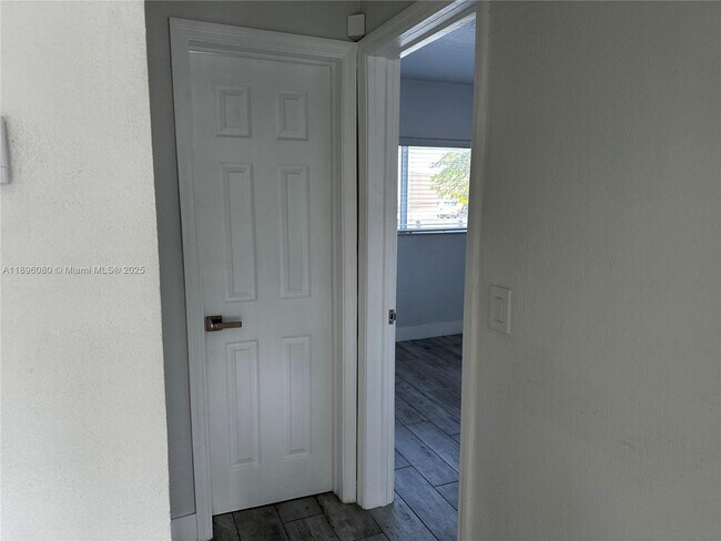 Building Photo - 6844 NW 5th Ave