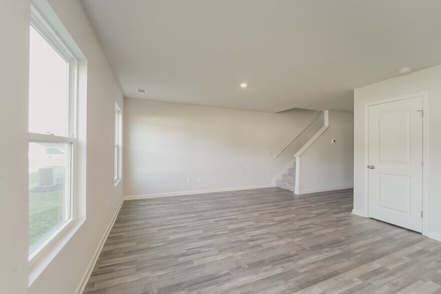 Building Photo - 688 Farmstead Trail
