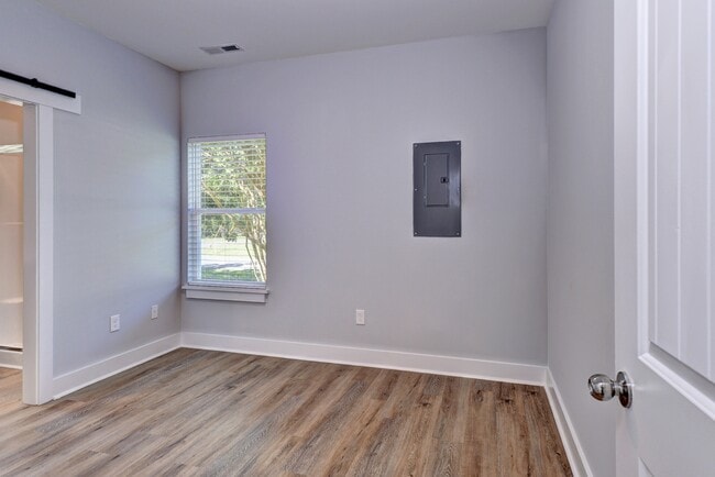 Building Photo - 108 Magruder Ave