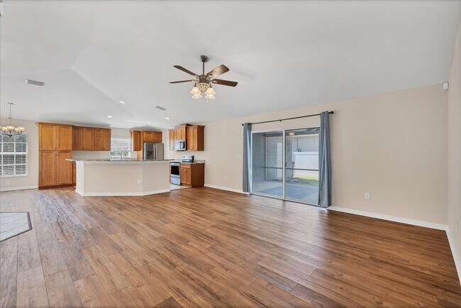 Building Photo - 2821 Embassy Rd