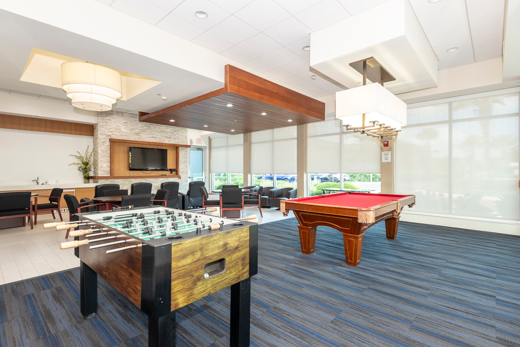 Building Photo - 231 Riverside Dr