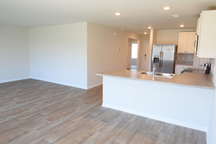Building Photo - 1712 Fox Trace Cir