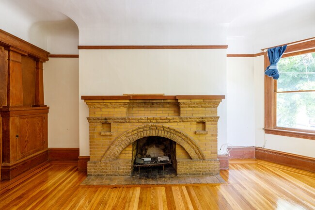 Building Photo - 2840 Bryant St