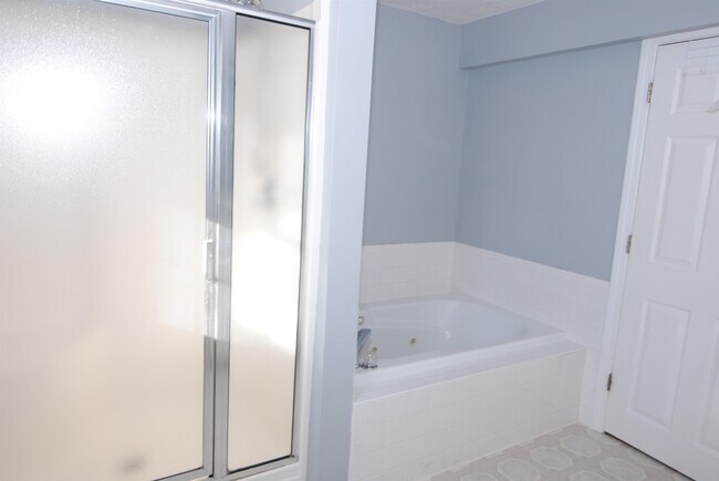 Building Photo - 65 Georgetown Dr