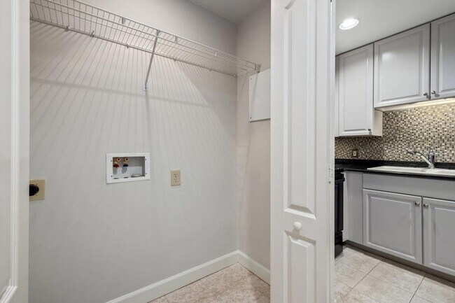 Building Photo - 195 14th St NE