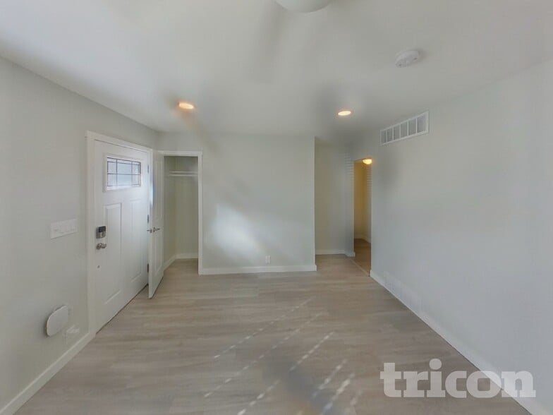 Building Photo - 1224 Norwood Ave