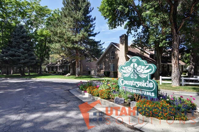 Building Photo - 687 E Countryside Ct
