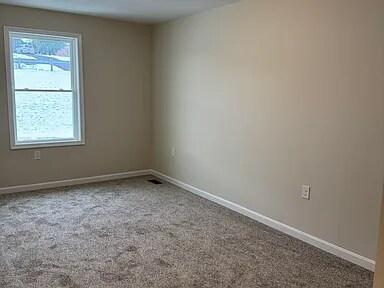 Building Photo - 8828 Hillside Way