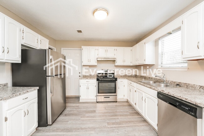 Building Photo - 5552 La Fleur Trail