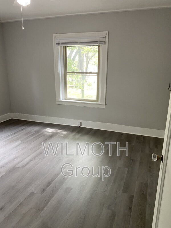 Building Photo - 408 W Mulberry St