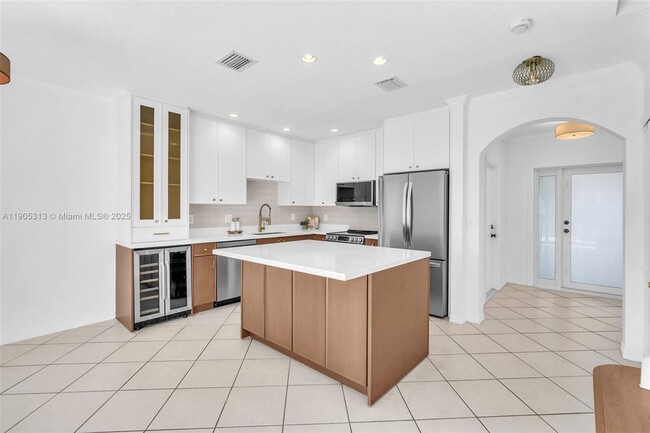 Building Photo - 2867 SW 125th Ave