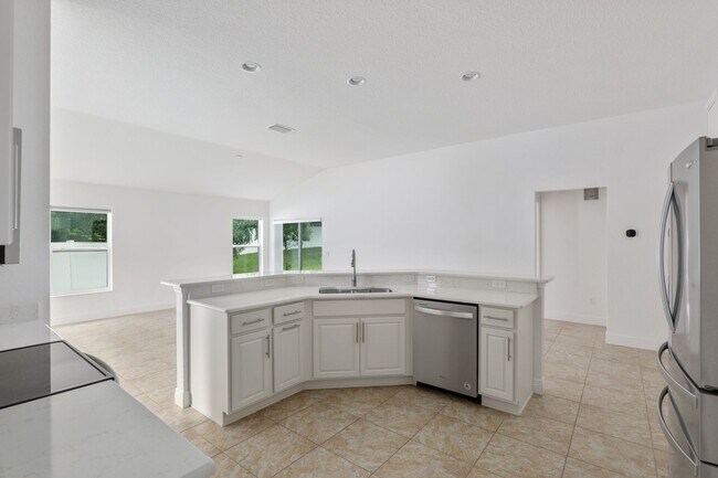 Building Photo - 10397 Silver Maple Ave
