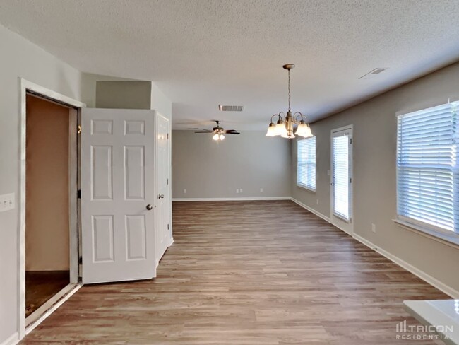Building Photo - 4812 Chapel Ridge Dr