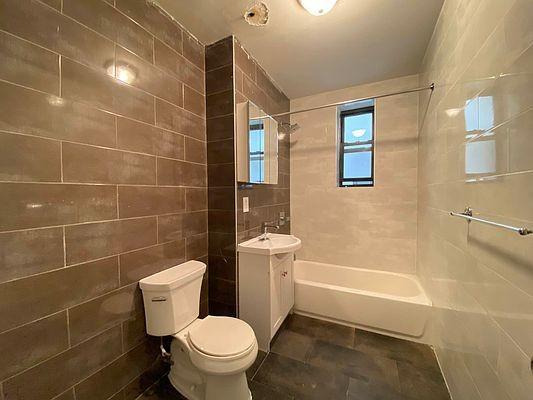 Building Photo - 3 bedroom in NEW YORK NY 10032