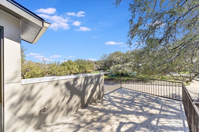 Building Photo - 2401 Trailside Dr