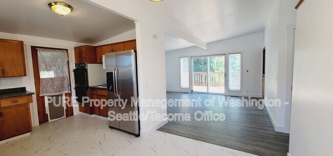 Building Photo - 13240 22nd Ave S