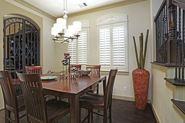 Building Photo - 4227 Dickson St