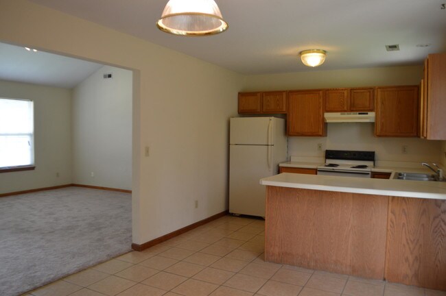 Building Photo - 4200 Derby Ridge Dr