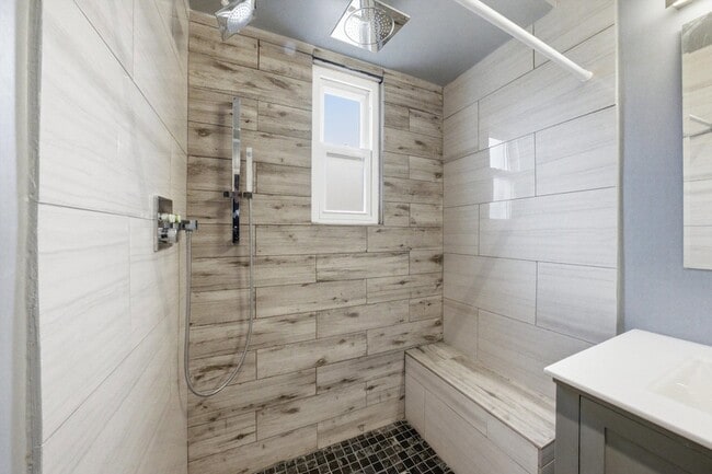 Building Photo - 4605 S Laramie Ave