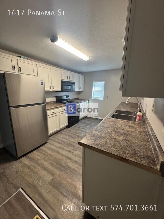 Building Photo - 1617 Panama St