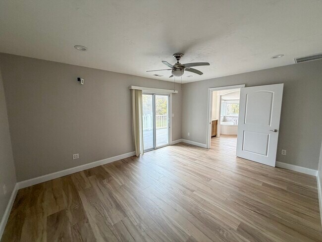 Building Photo - 1132 W Boylston St