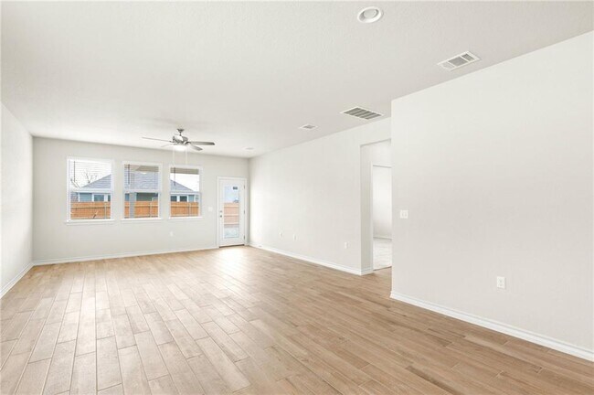 Building Photo - 1607 Denesa Dr