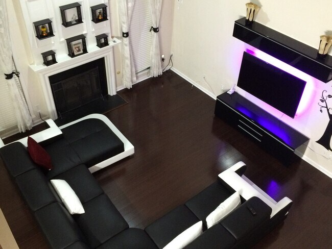 Building Photo - 908 Wendlebury Ct