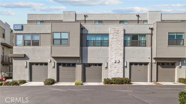 Building Photo - 9608 Nova Pl