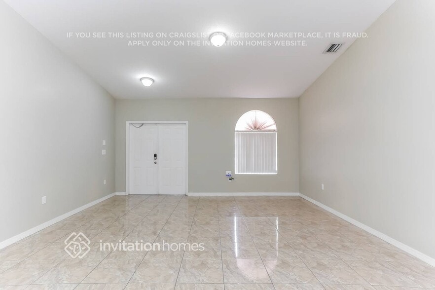 Building Photo - 5851 SW 163rd Pl