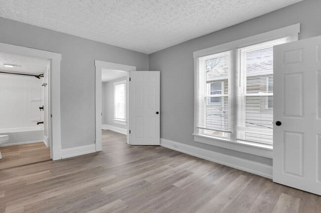 Building Photo - 124-126 E MORRILL AVE