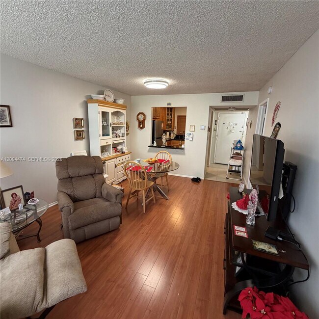 Building Photo - 9440 Tangerine Pl