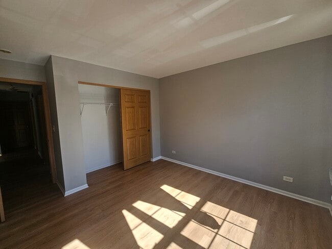 Building Photo - 852 Woodewind Dr