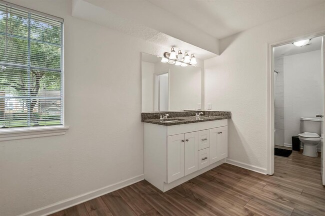 Building Photo - 6503 Misty Creek Dr