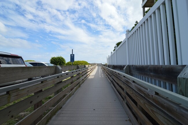 Building Photo - 108 Pelican Dr