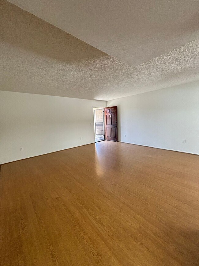 Interior Photo - 1232 Orange Grove Ave