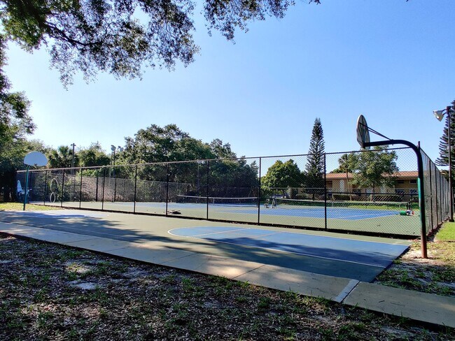 Building Photo - 4226 La Dega Ct