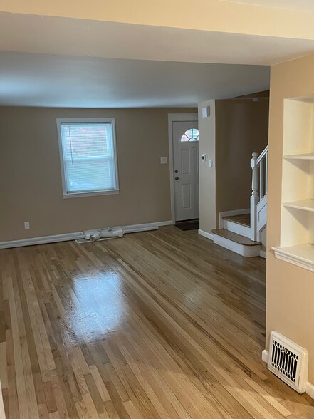 Building Photo - 324 Brinton Ave
