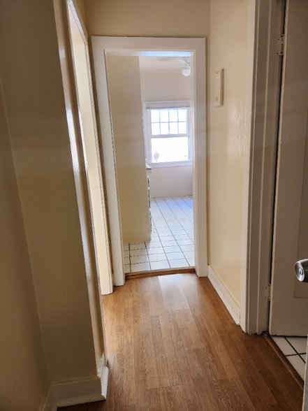 Building Photo - 1825 Ivar Ave